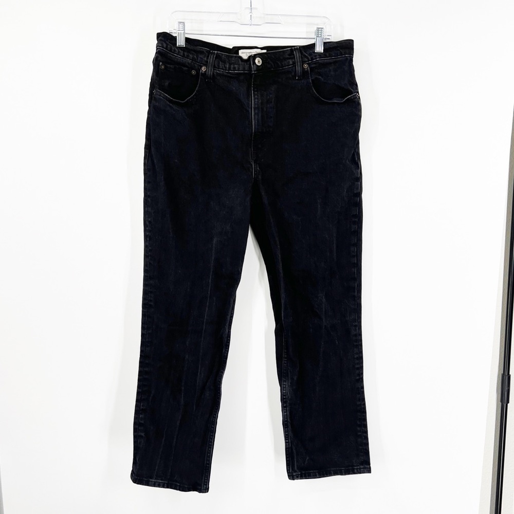 Abercrombie & Fitch The โ90s Straight Jeans Ultra High Rise in Black SHORT
